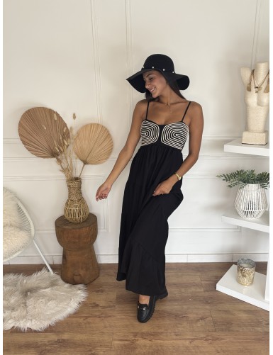 Robe longue brodée noir...