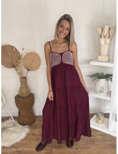 Robe longue brodée bordeaux...