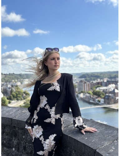 Veste élégante courte...
