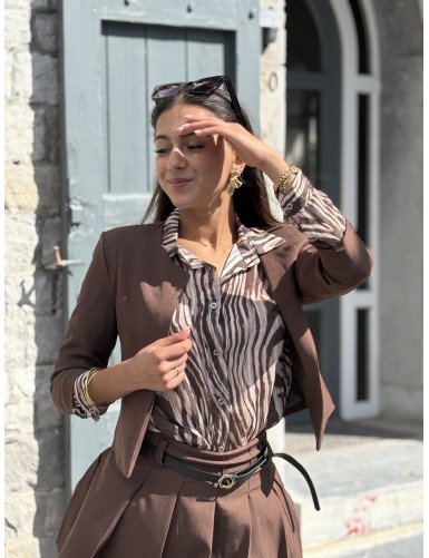 Veste élégante courte...