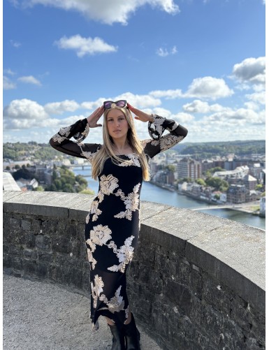 Robe longue à motif floraux...