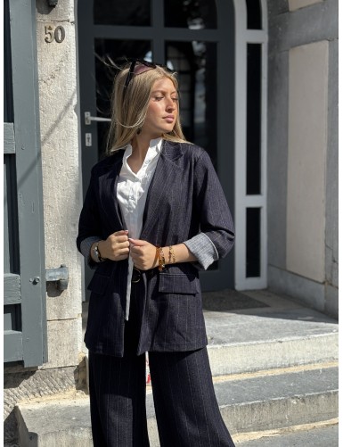 Blazer à rayures fines...