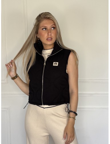 Dounoune femme sans manche...
