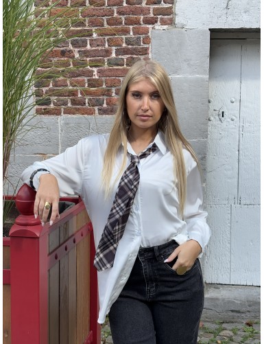 Chemise légère avec cravate...