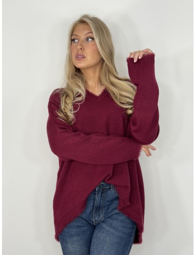 Pull doux à col v bordeaux...