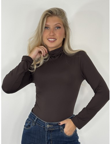 Blouse à col roulé unie...