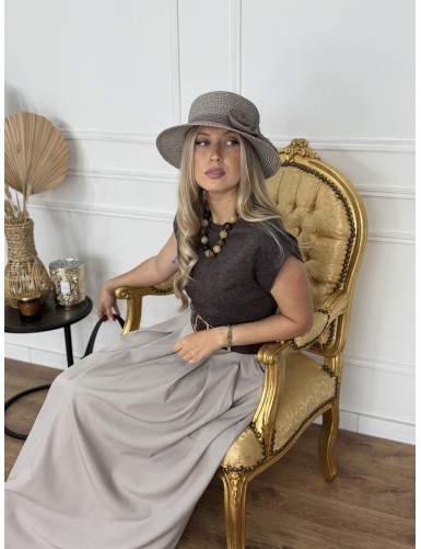 Longue robe sans manches...