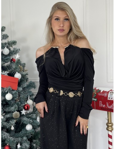 Blouse avec collier noire...