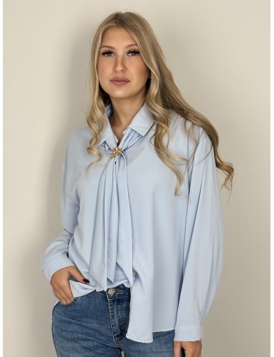 Chemise légère avec foulard...