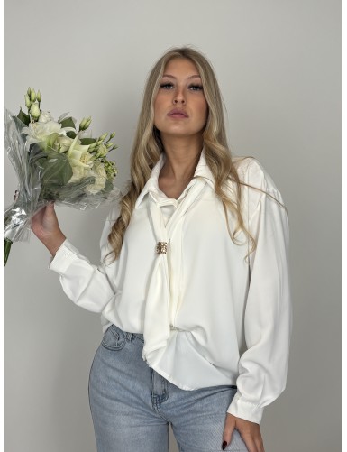 Chemise légère avec foulard...