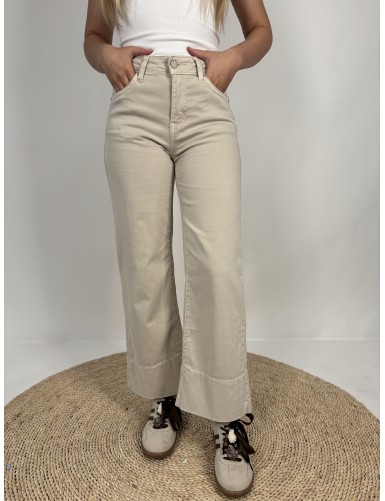 Pantalon droit et ample...