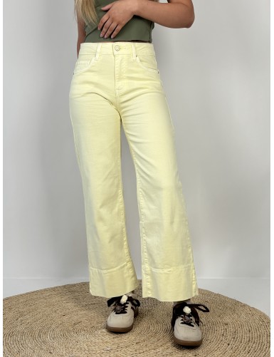 Pantalon droit et ample...